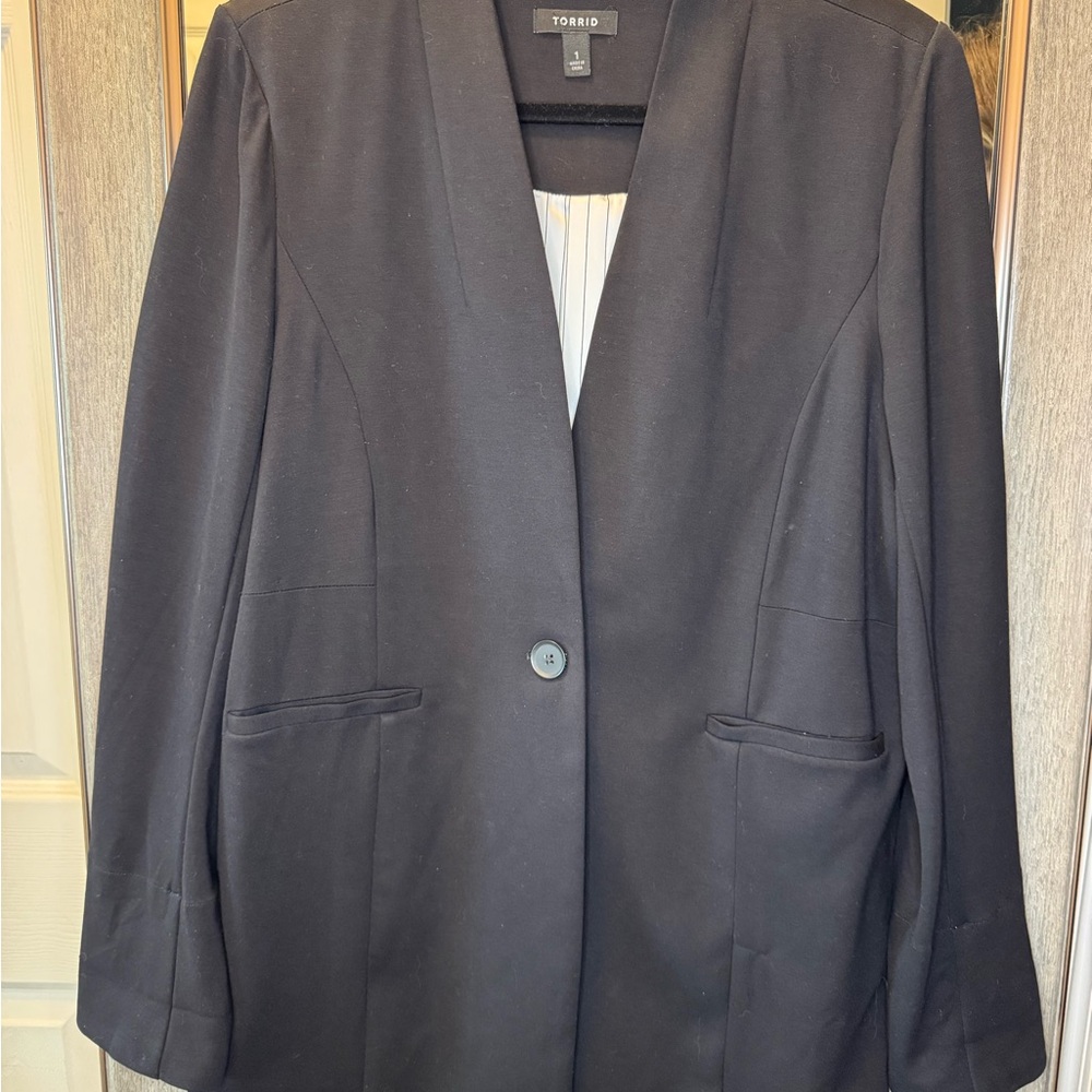 Torrid Women's Black Blazer